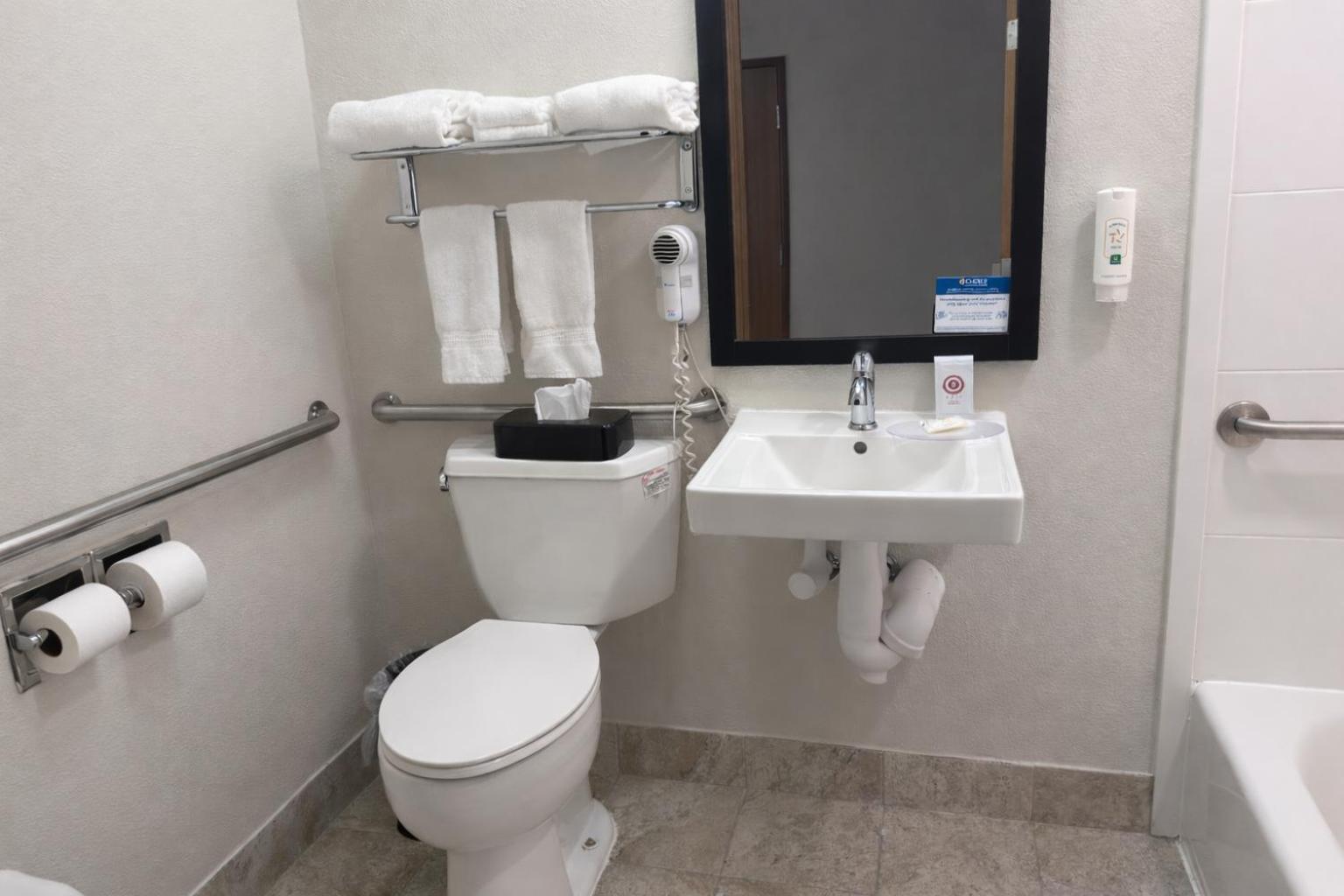 Queen Room Accessible or Nonsmoking