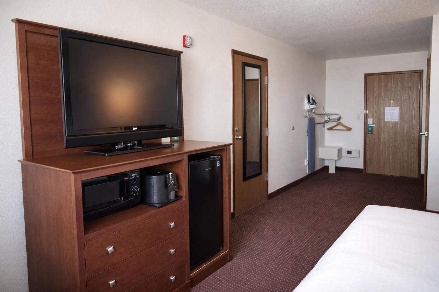 King Room Accessible or Non-Smoking