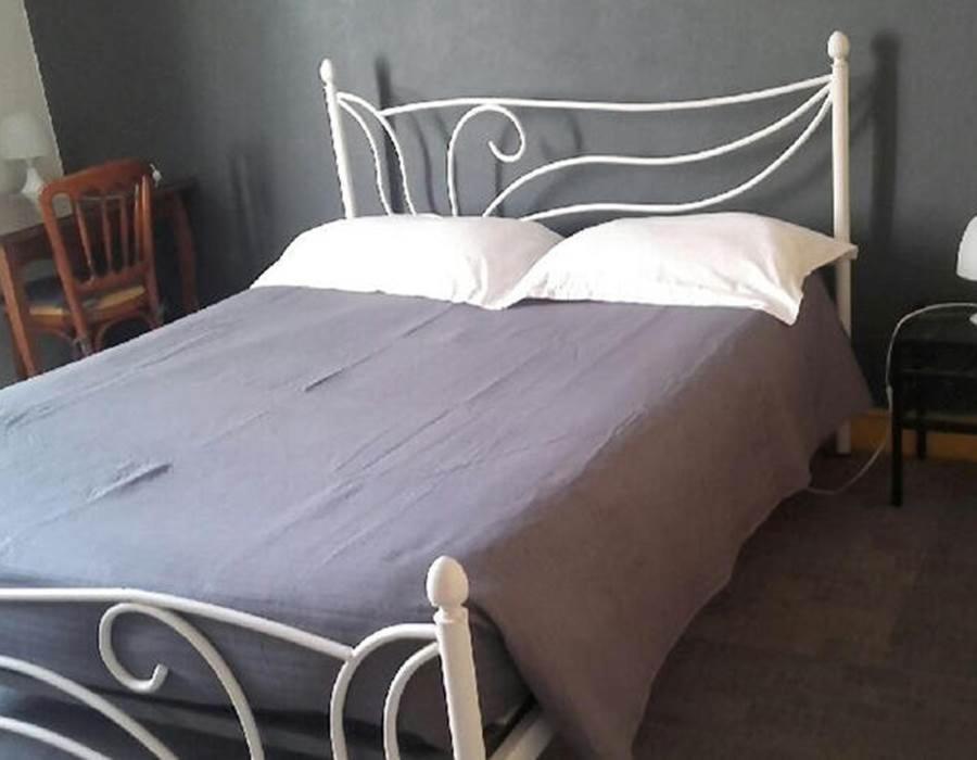 Chambre Double Standard avec Toilettes Communes