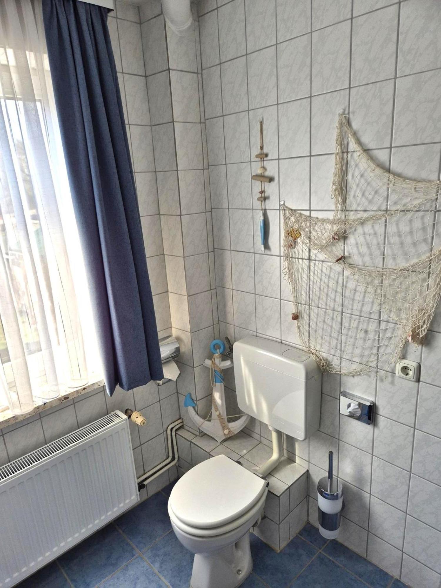 Family Room Private Bathroom