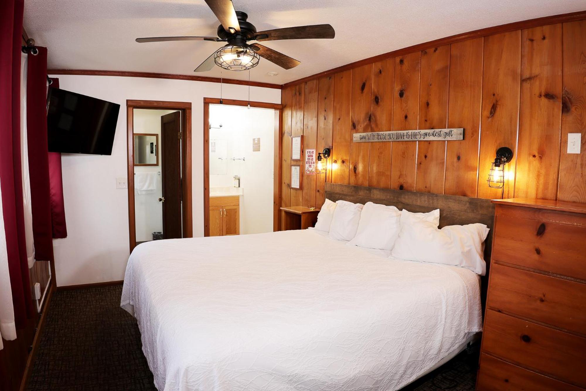 King Suite Motel