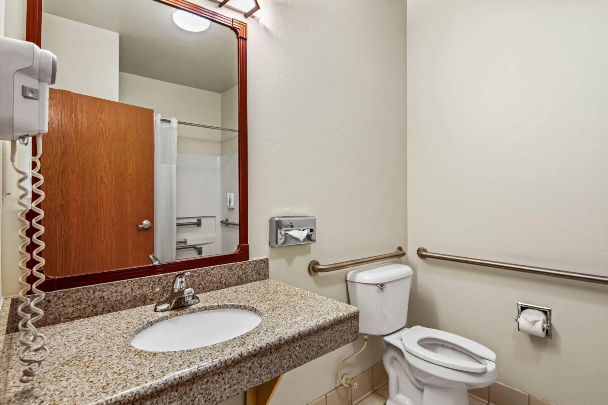 Queen Room Disability Access or Non-Smoking
