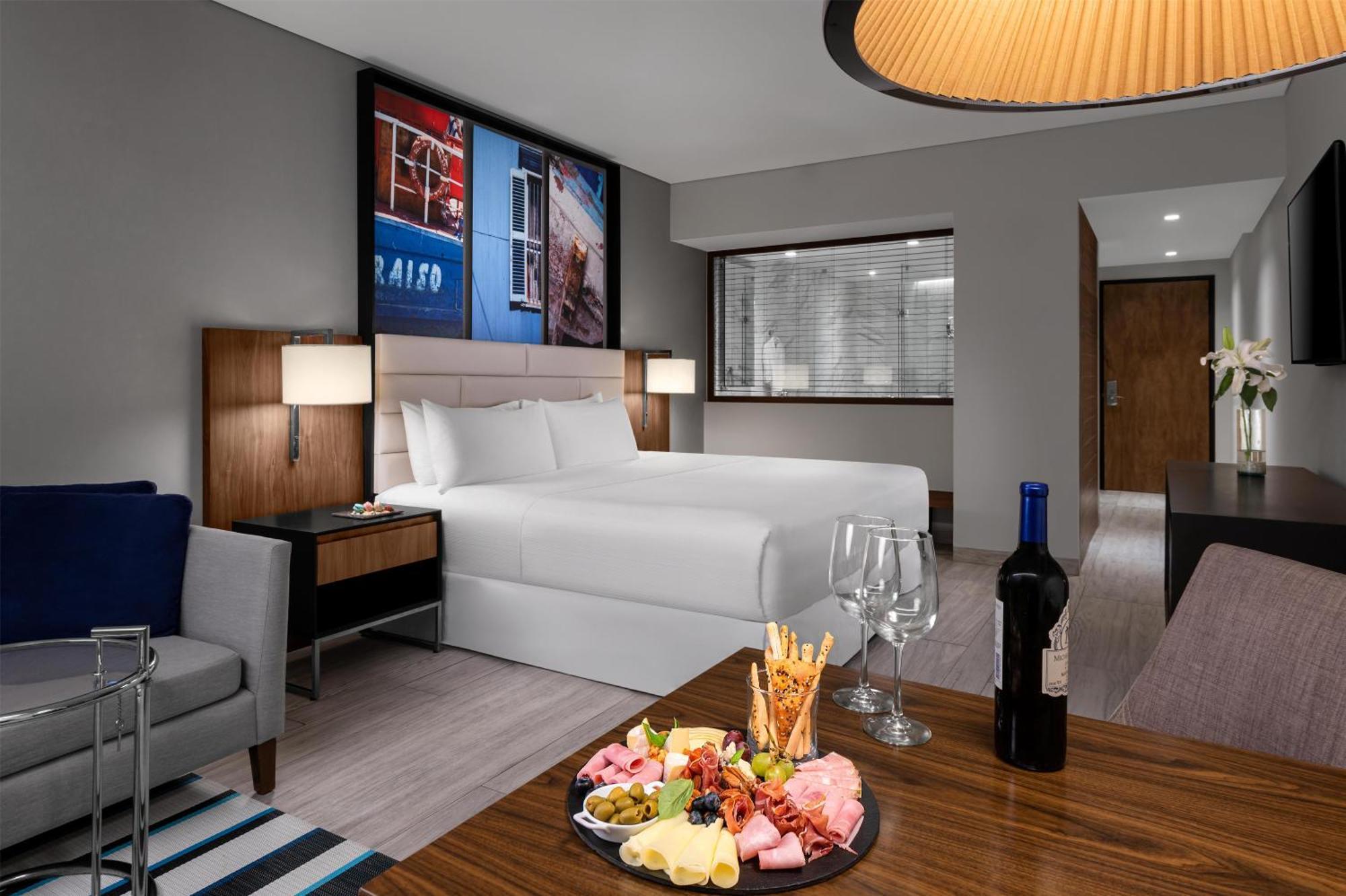 King Room with Standard Oceanfront View