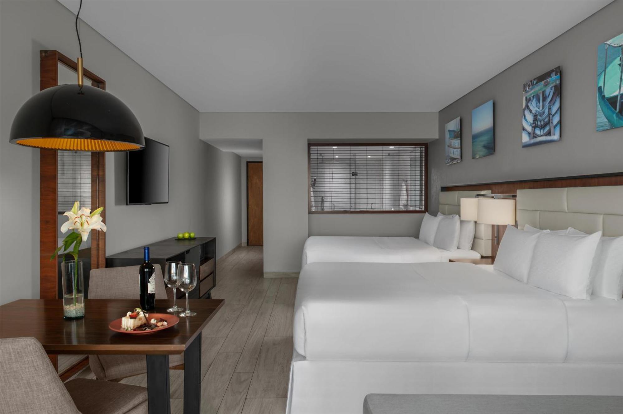 Queen Room Two Queen Beds Standard Oceanfront View