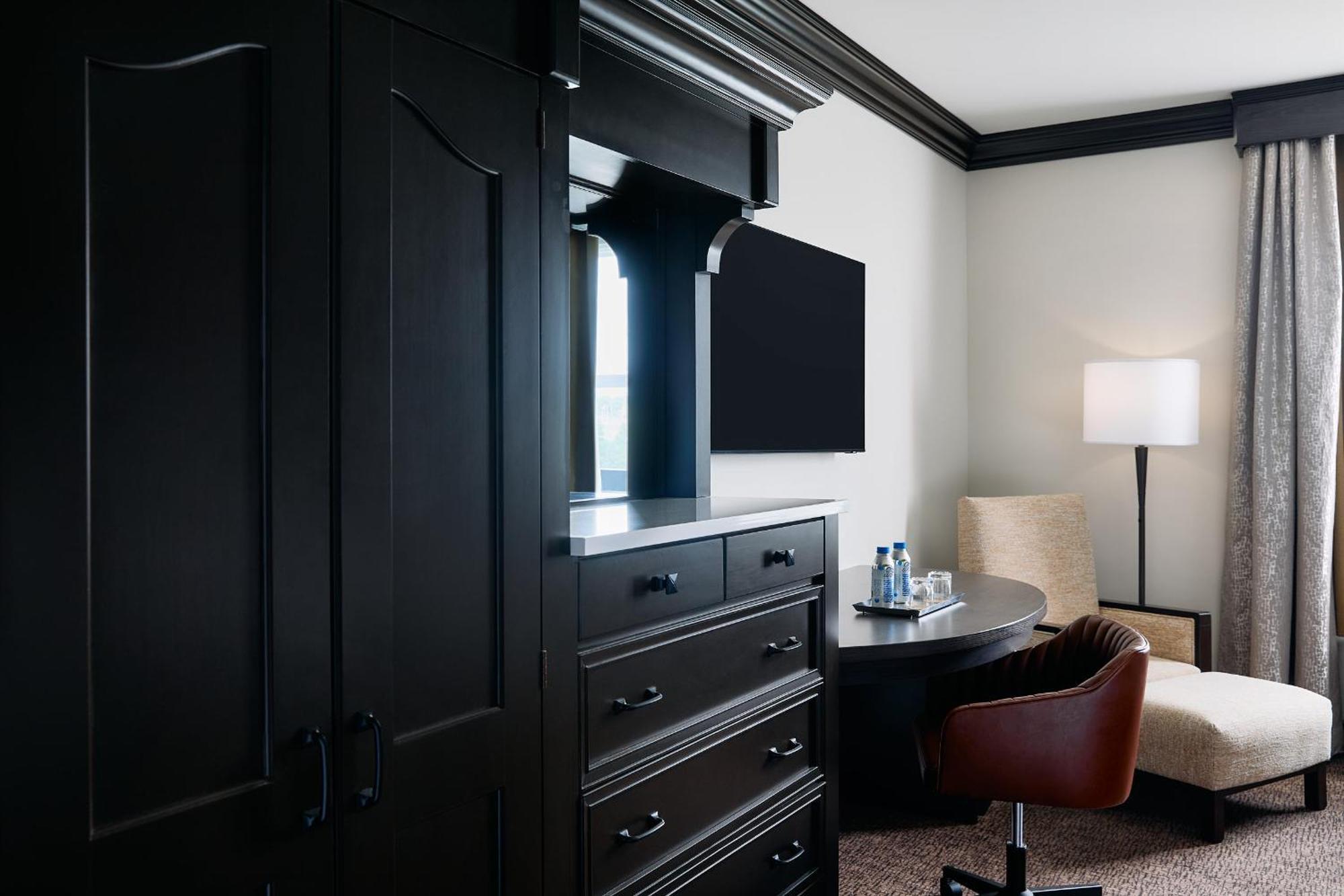 Lakeside Preferred Two Queen Beds Room