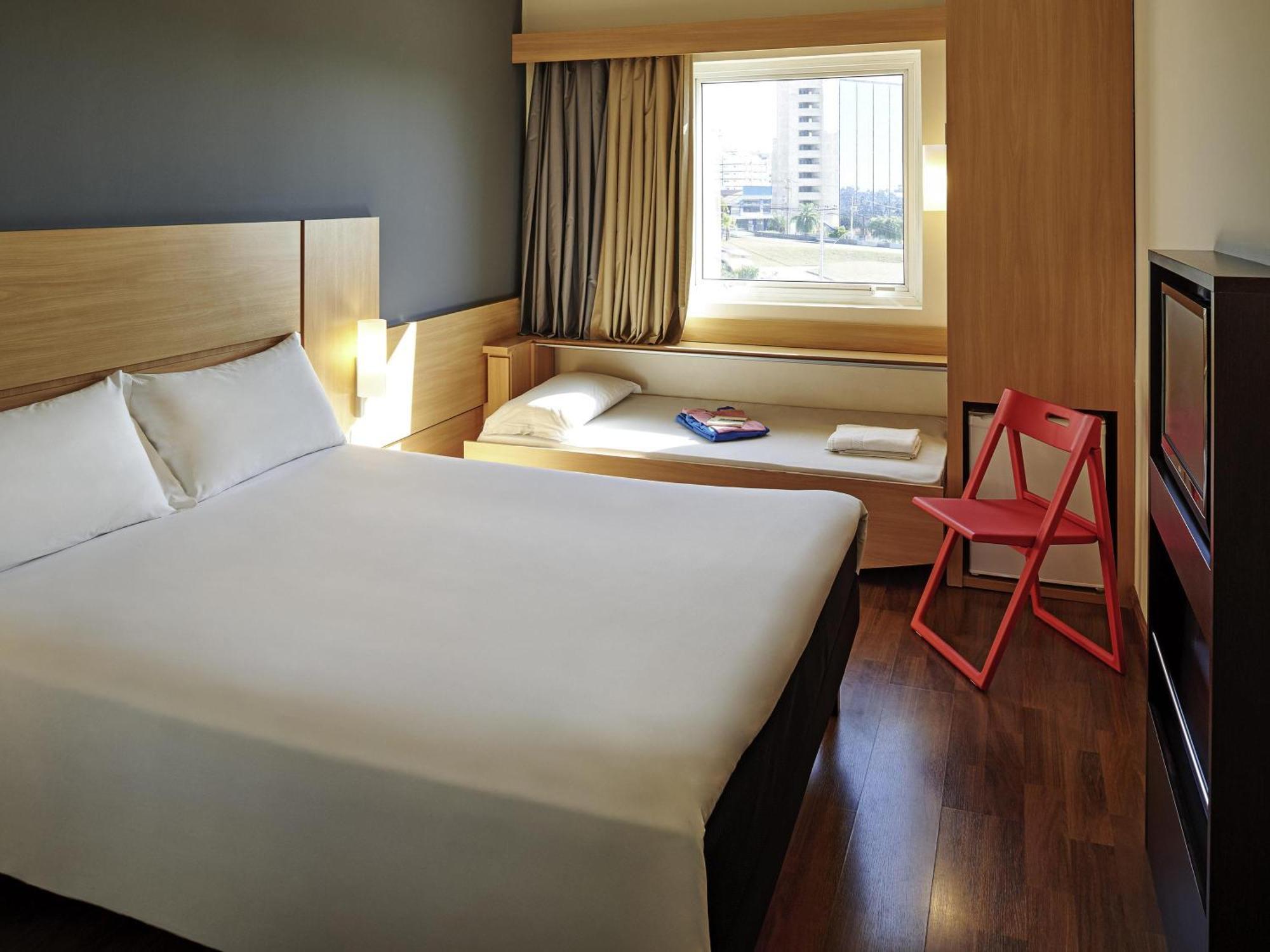 Standard Queen Apartment Extra Bed