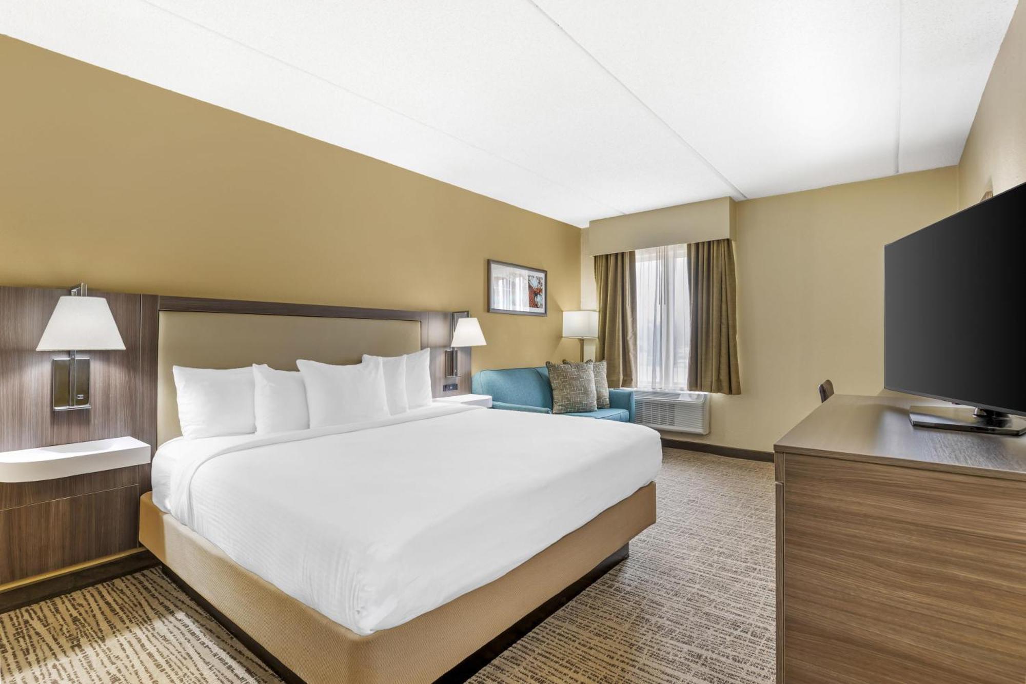 King Room with Sofa Bed - Non-Smoking