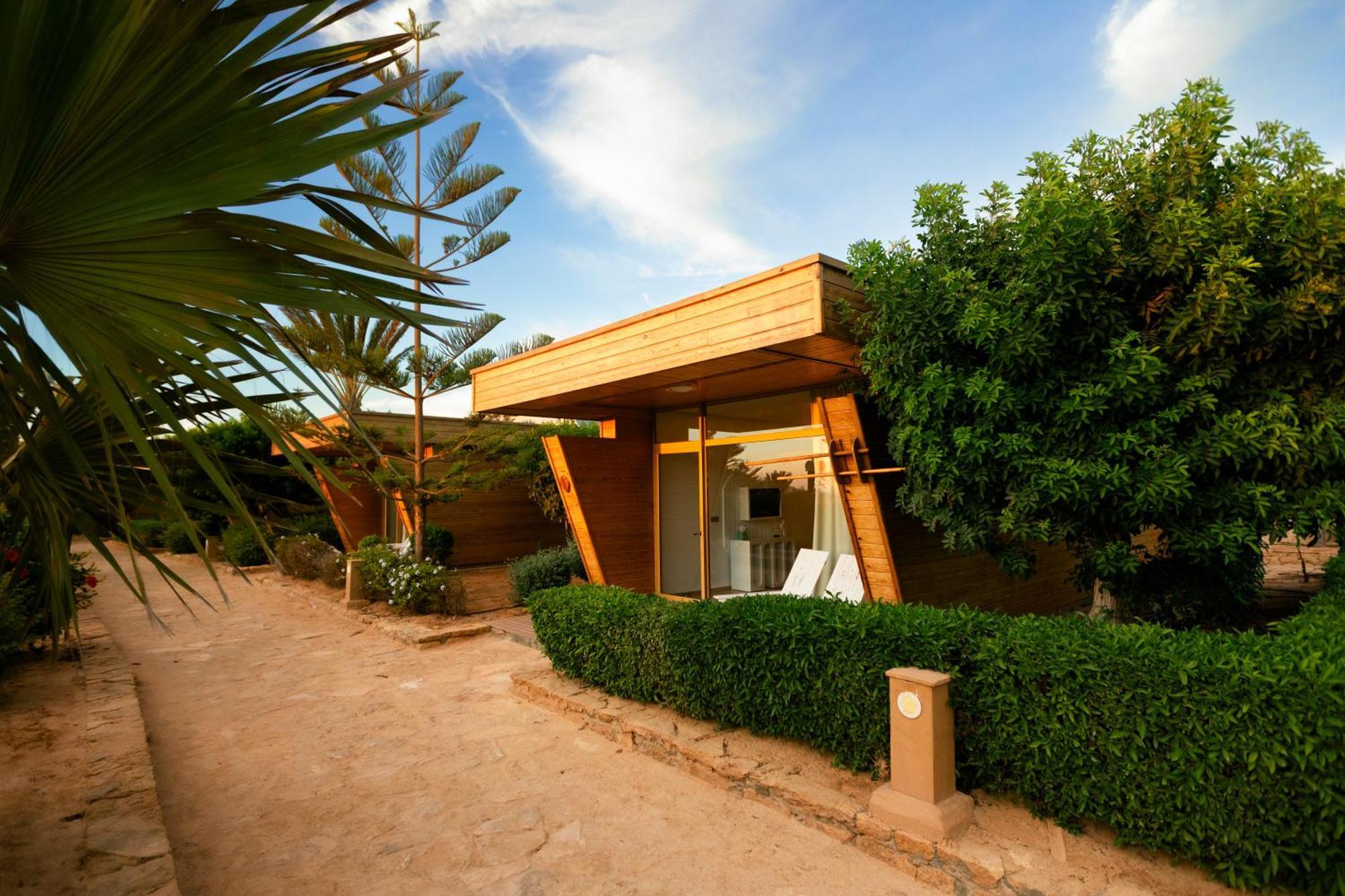Deluxe Bungalow Garden View