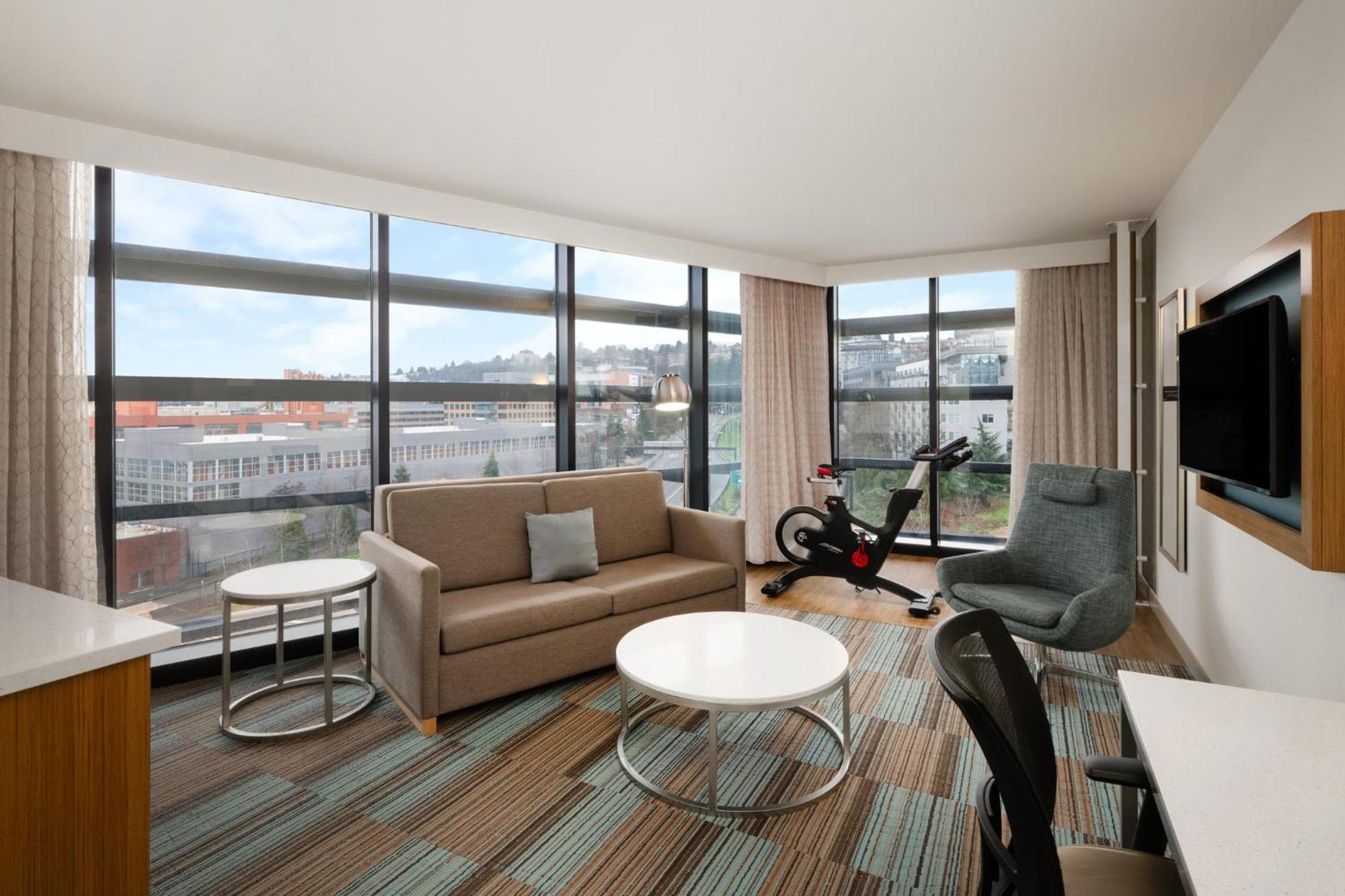 One-Bedroom King Suite