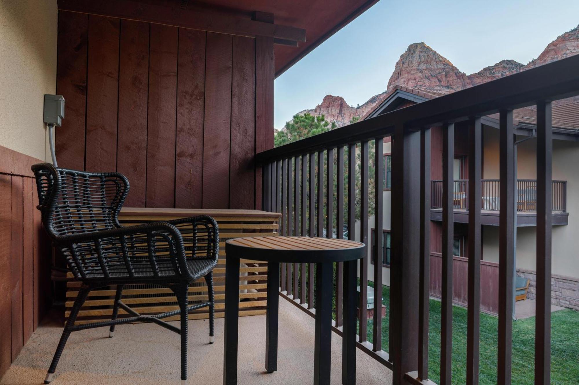 Room Two Queen Beds Canyon View