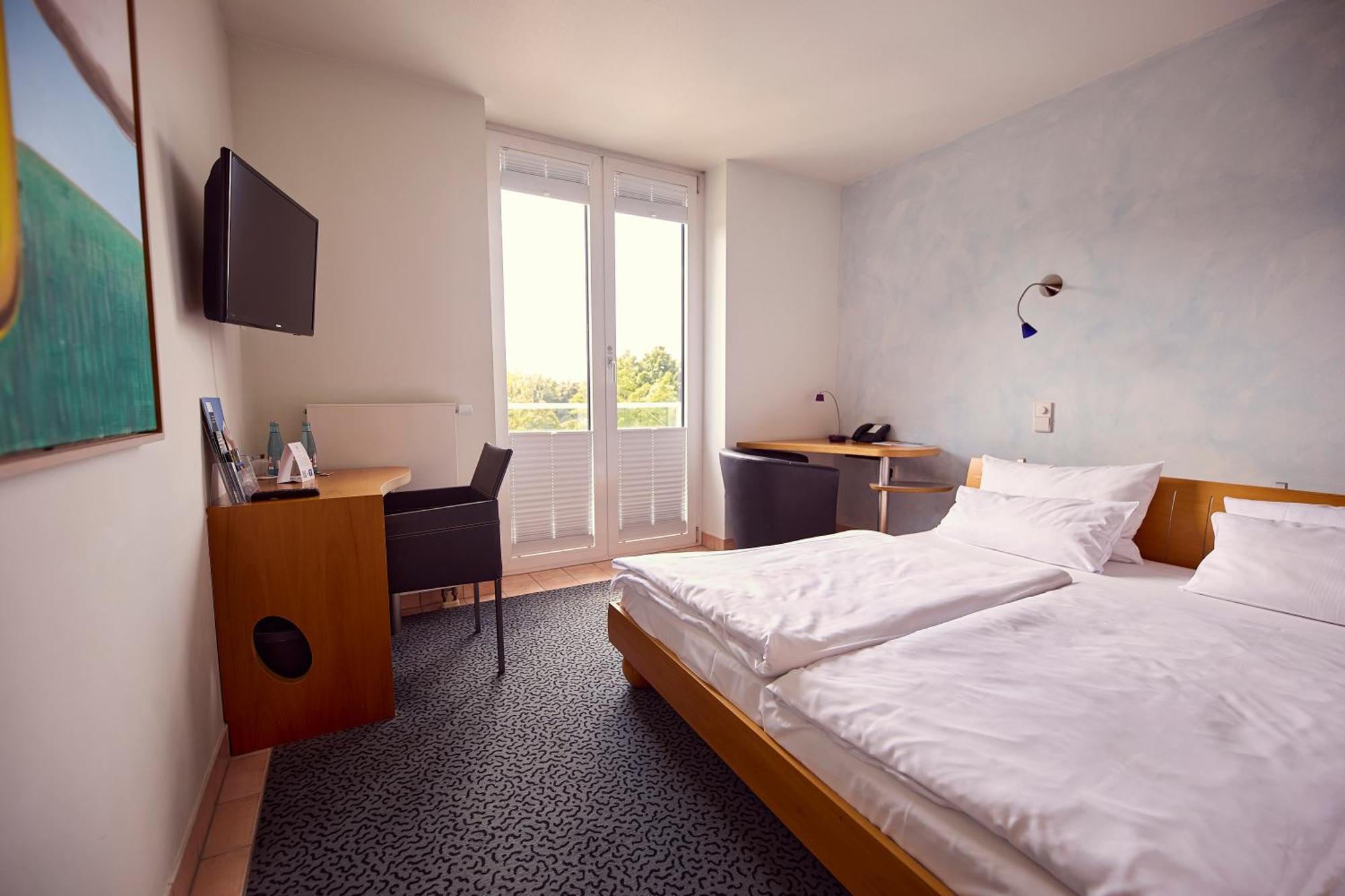 Double Room Alb Street side