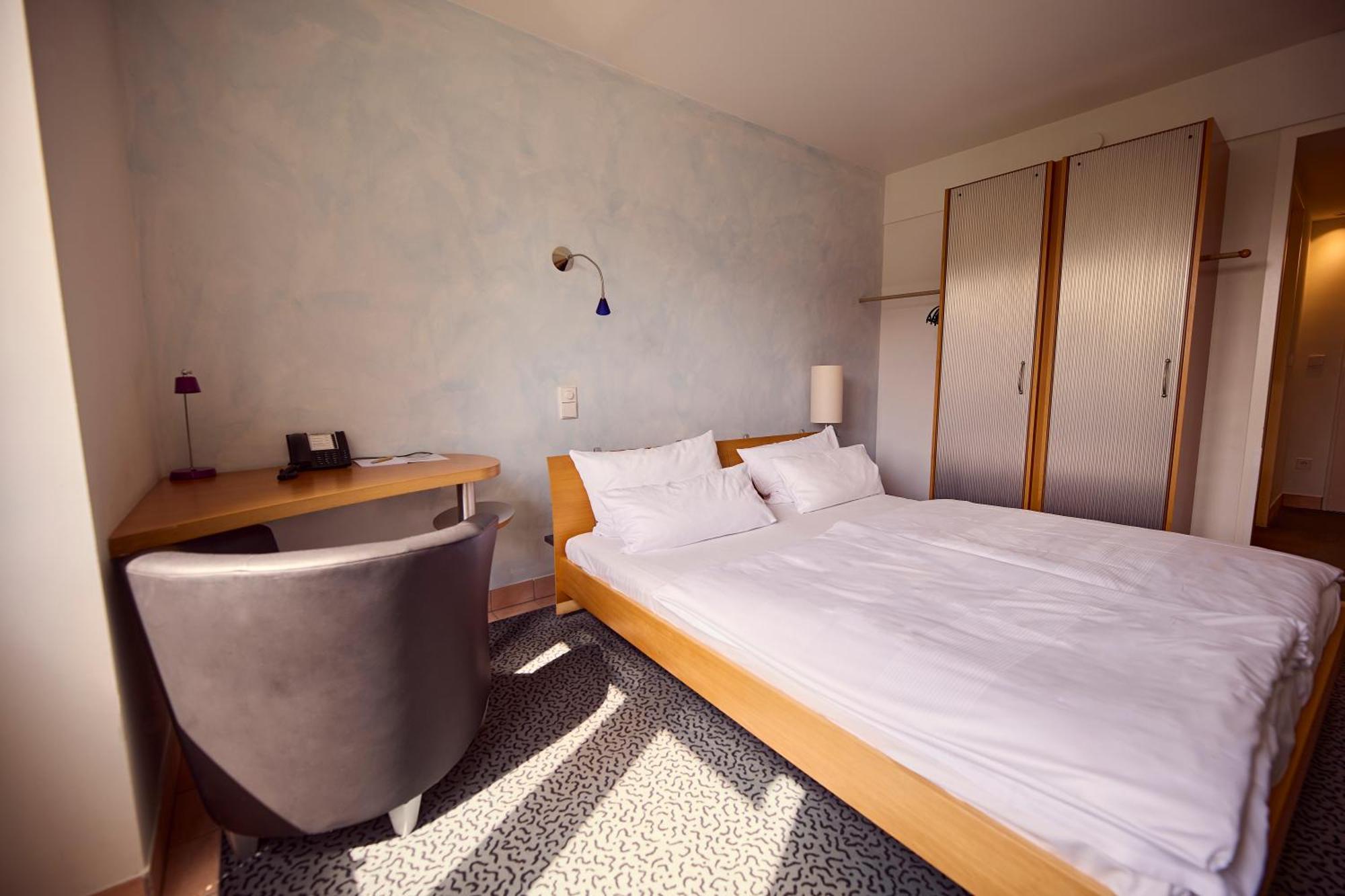Double Room Alb Street side
