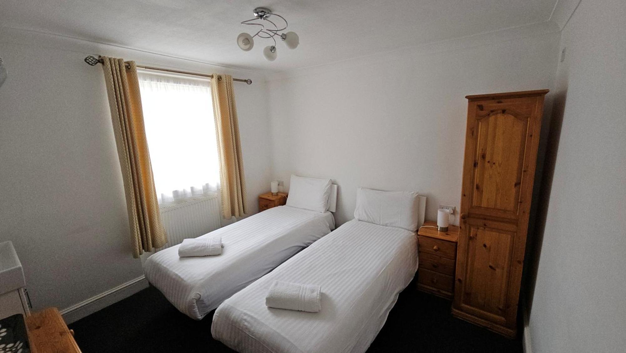 Basic Twin Room – Facilities
