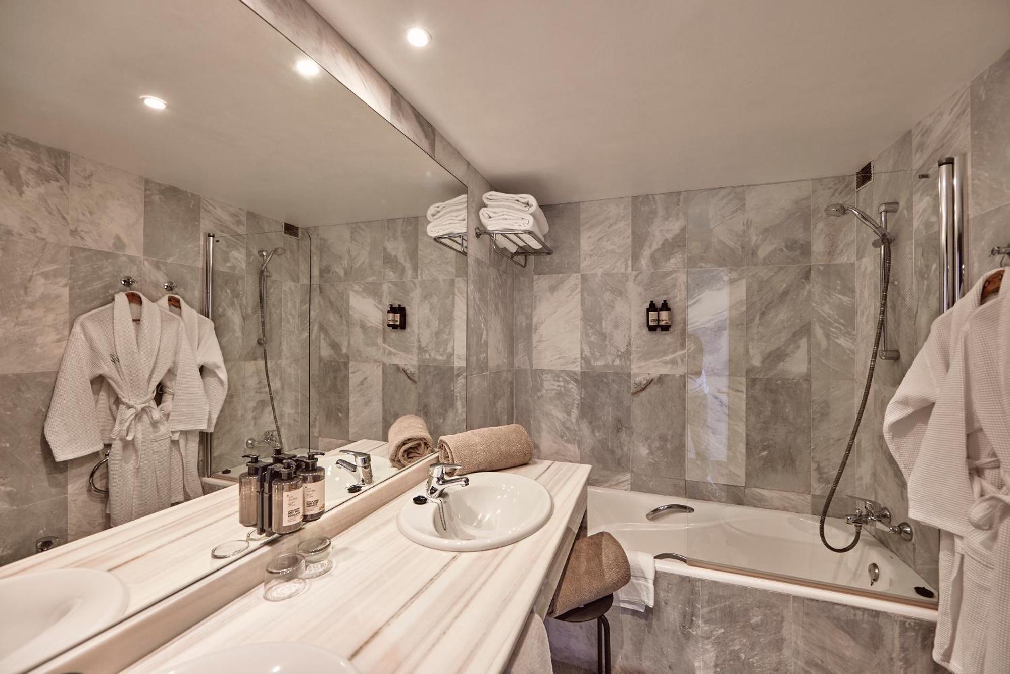 Panoramic Double Room with Sea View - Spa Access Not Included
