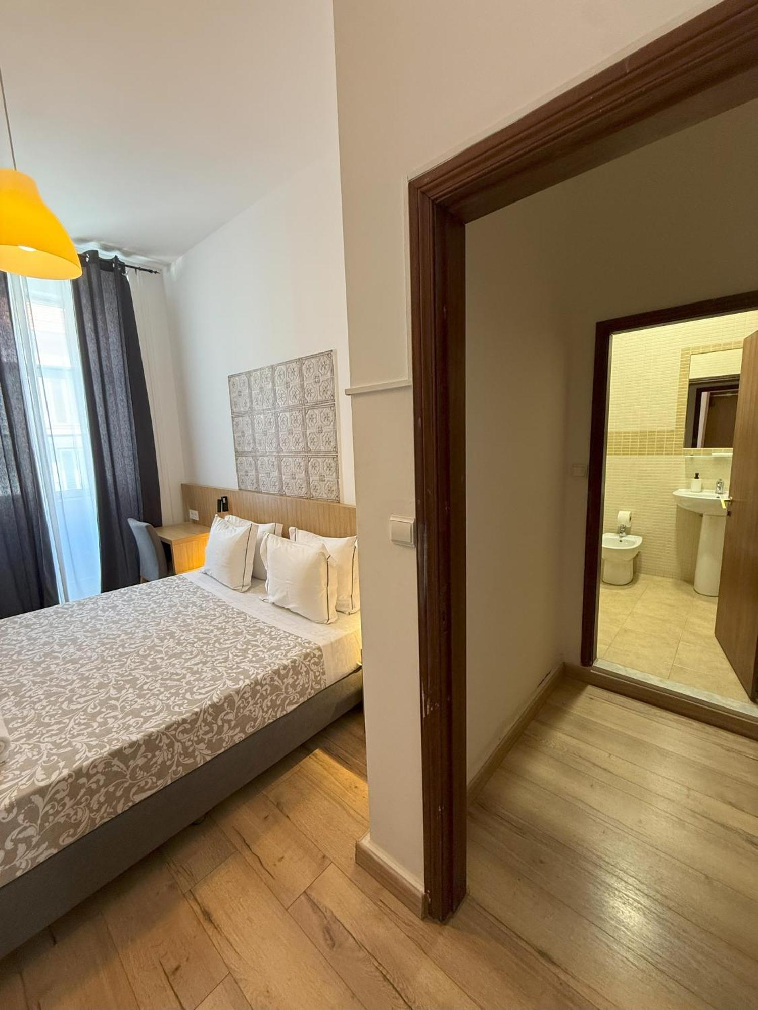 Double or Twin Room Private Bathroom