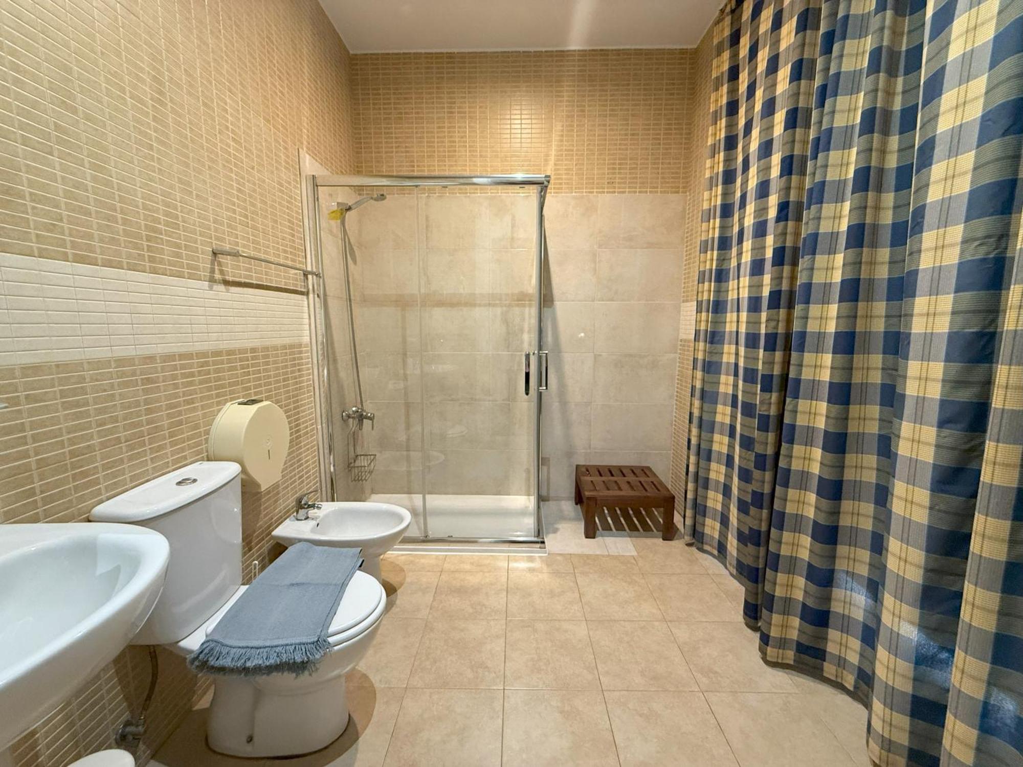 Double or Twin Room Private Bathroom