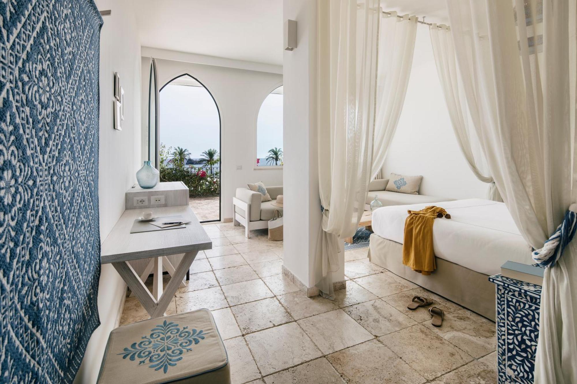 Junior Suite with Balcony and Sea view