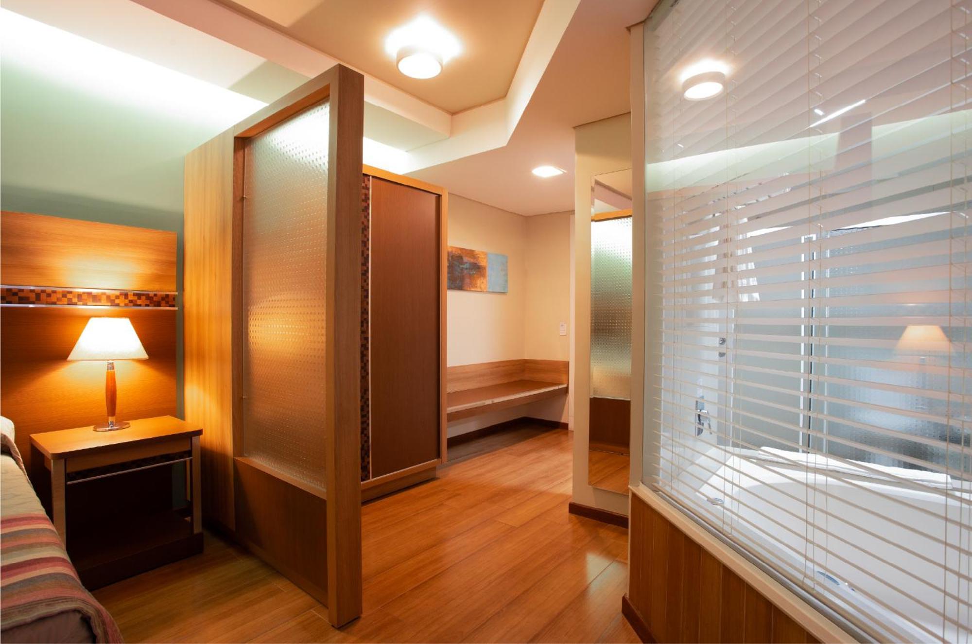Suite Pool View