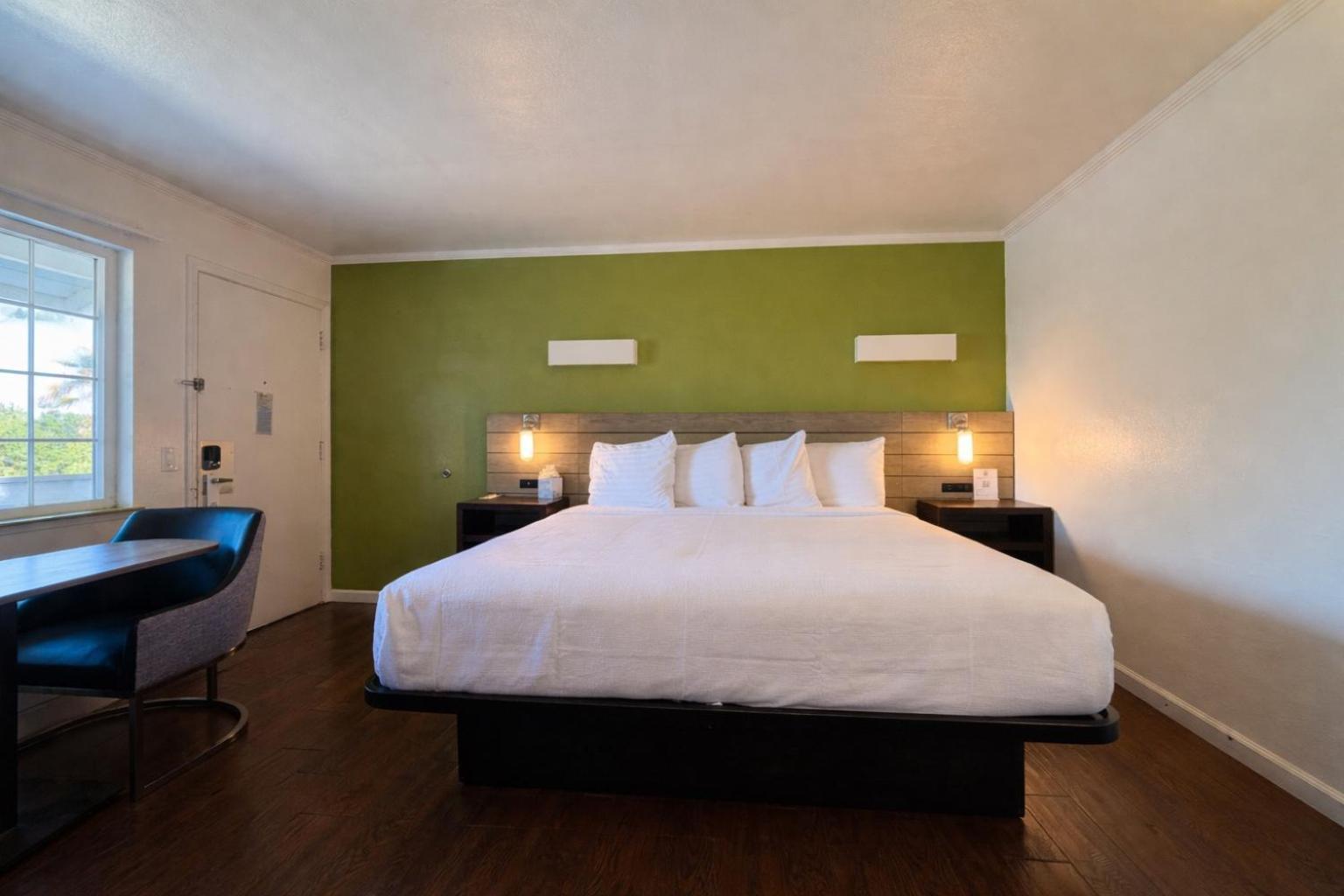 Classic King Room