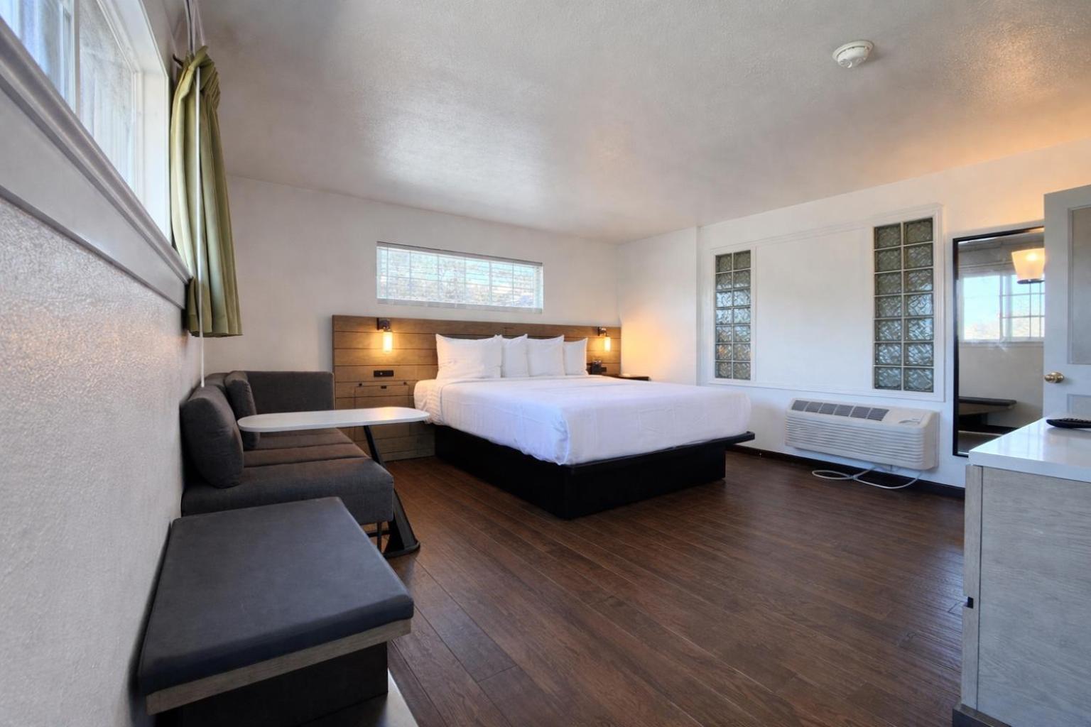 Signature King Room
