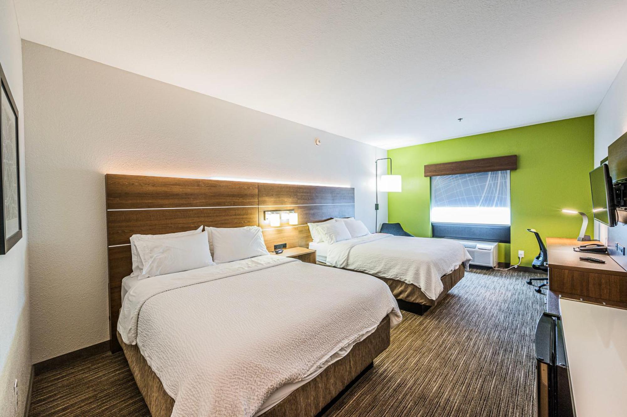 Queen Room with Two Queen Beds - Hearing Accessible/Non-Smoking