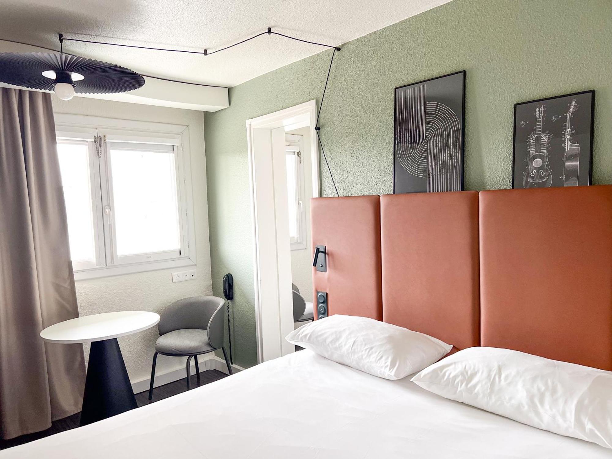 Standard Room Double Bed Twin Beds