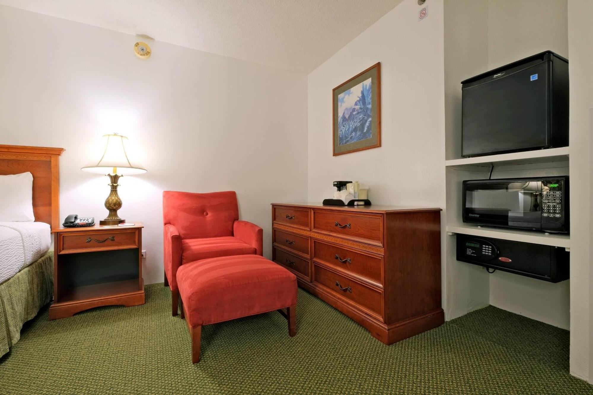 Standard Room King Bed Non-Smoking