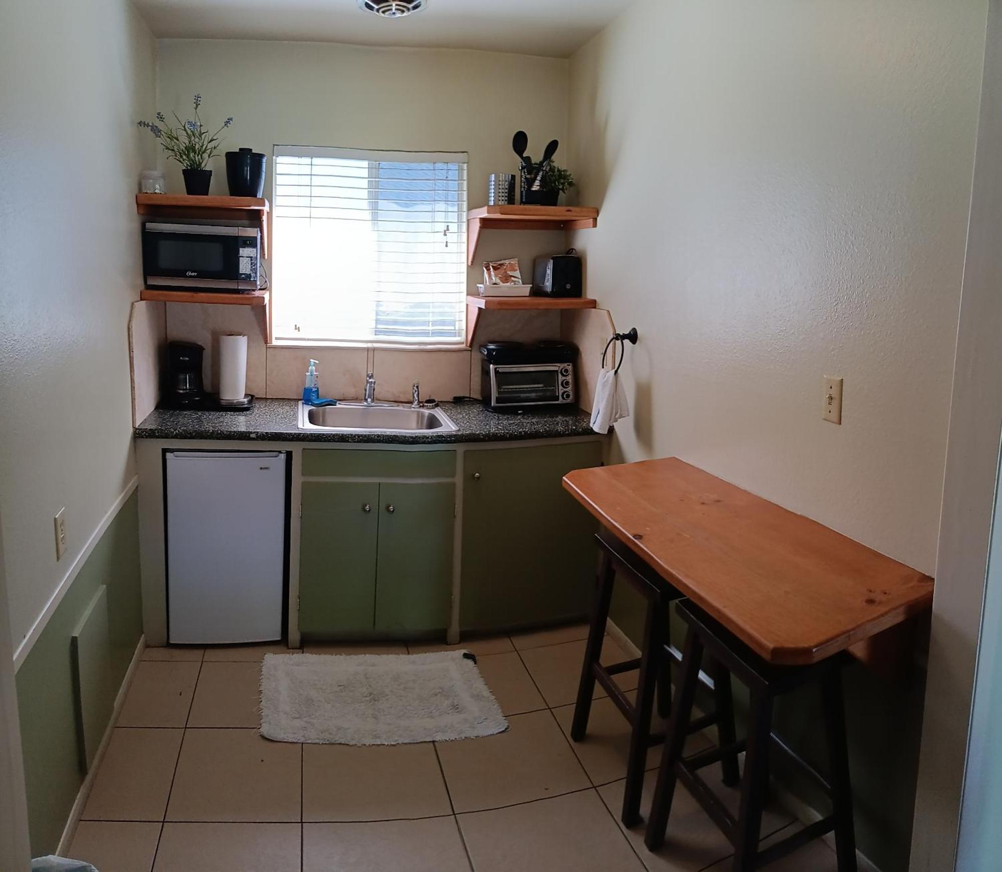 Queen Room Kitchen