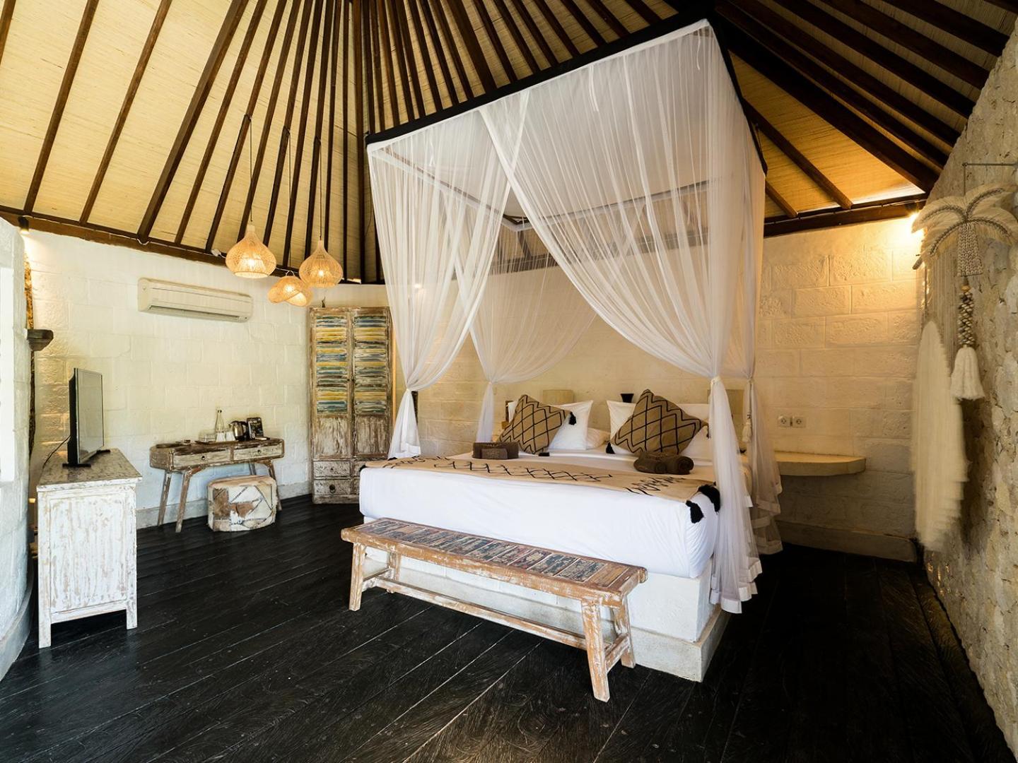Forest Lodge