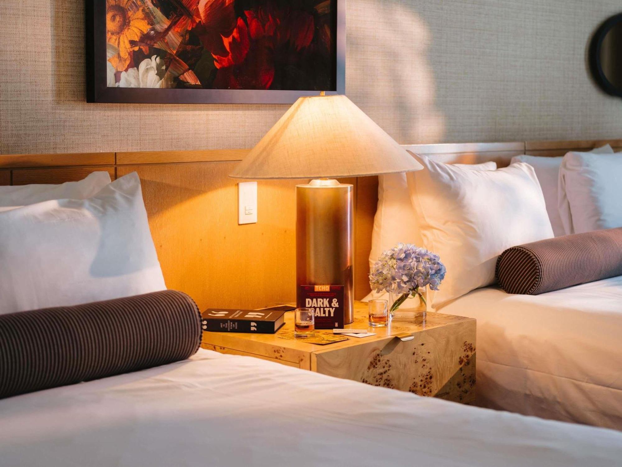 Deluxe Queen Room