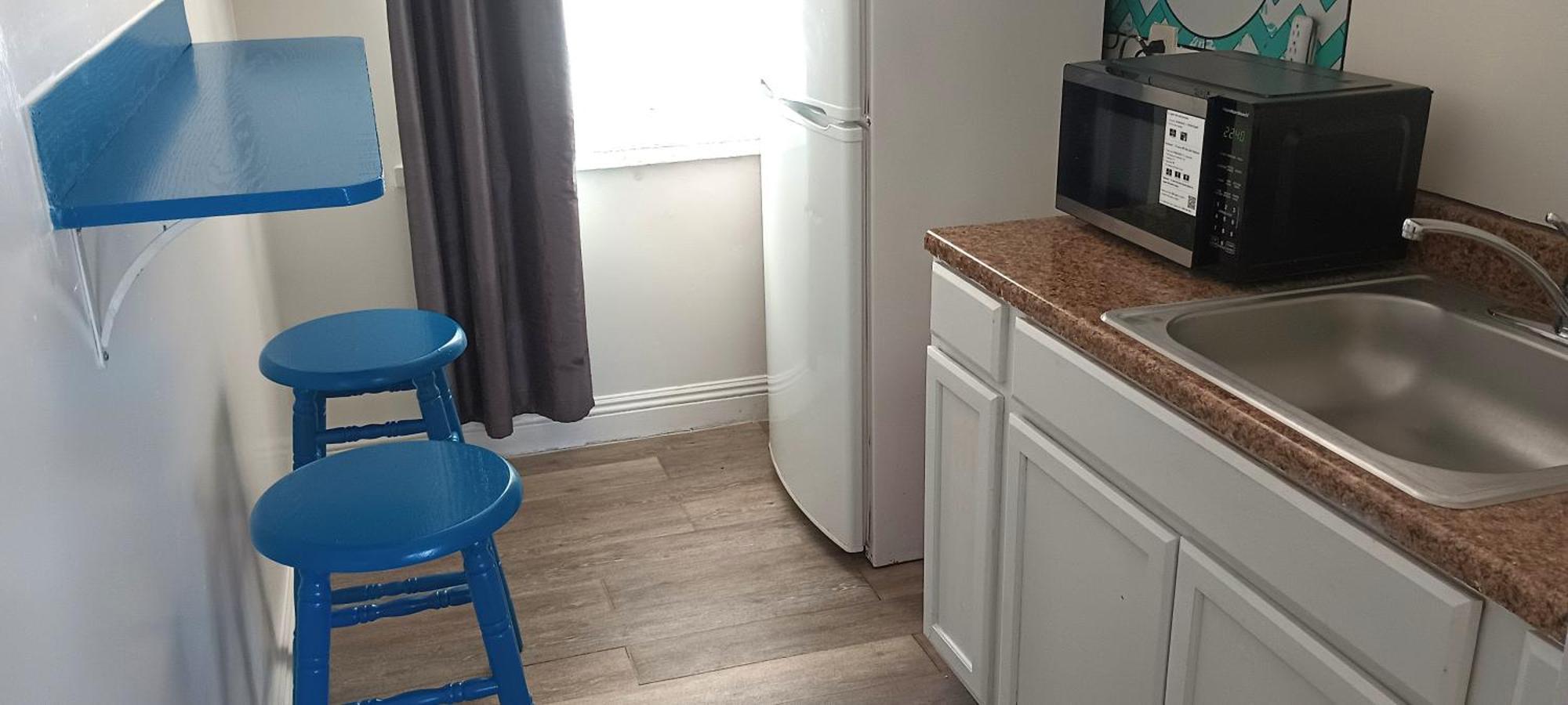 Queen Room Kitchen