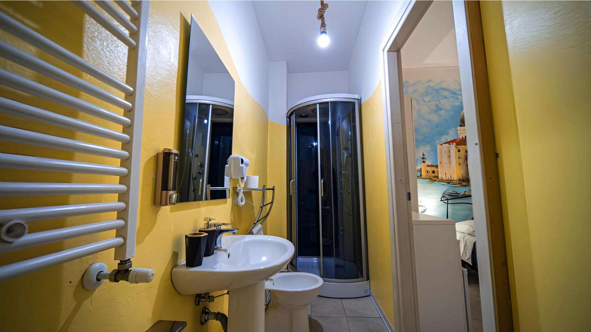 Quadruple Room Private Bathroom