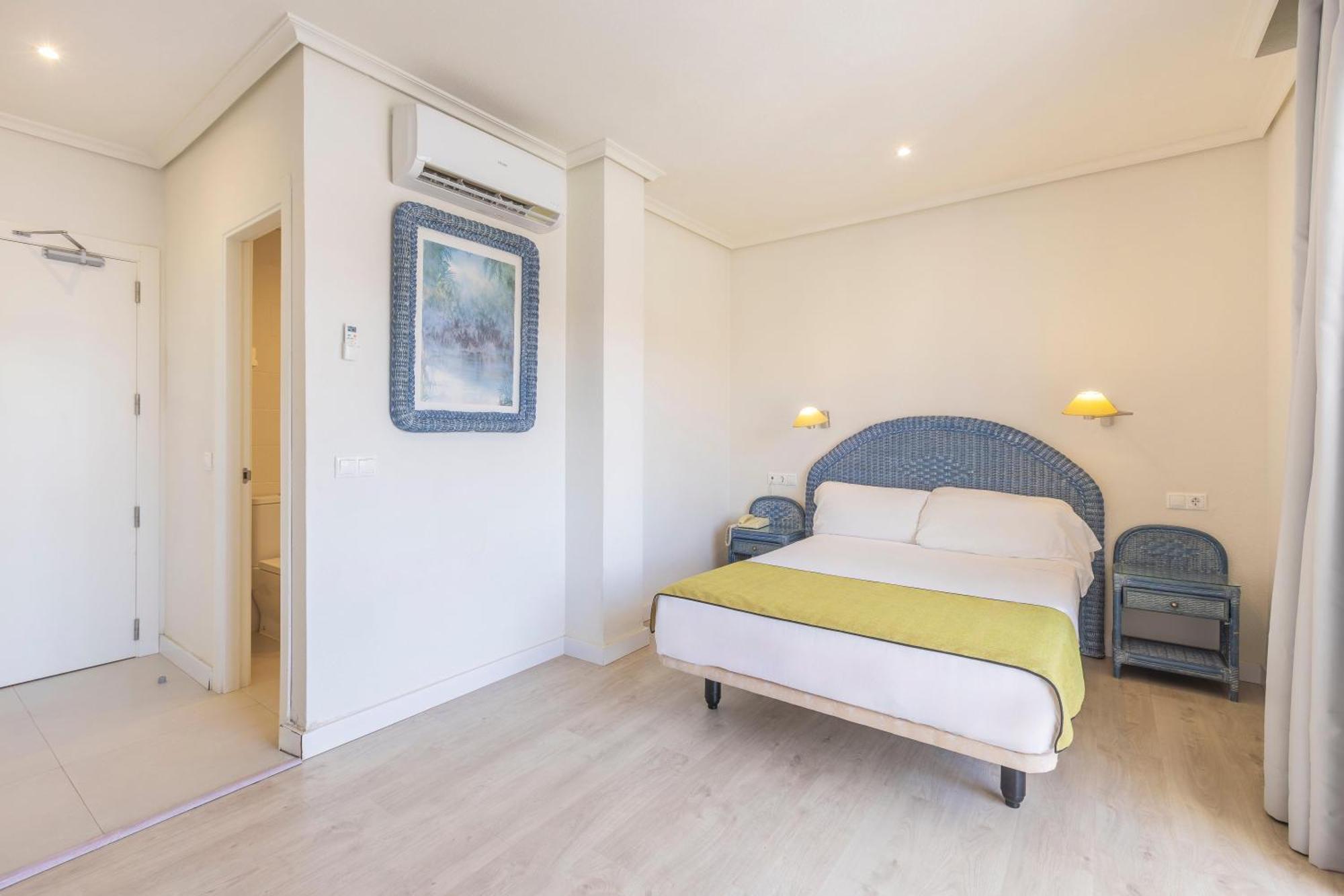 Double or Twin Room Terrace