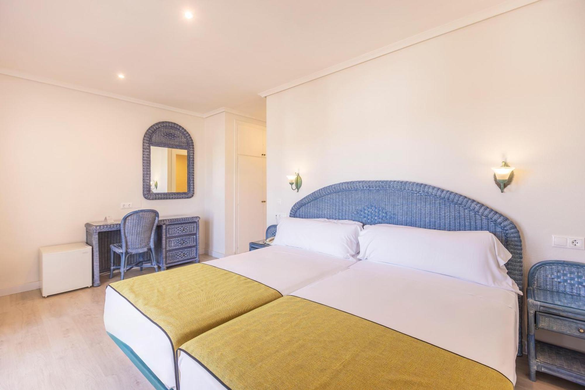 Double or Twin Room Terrace