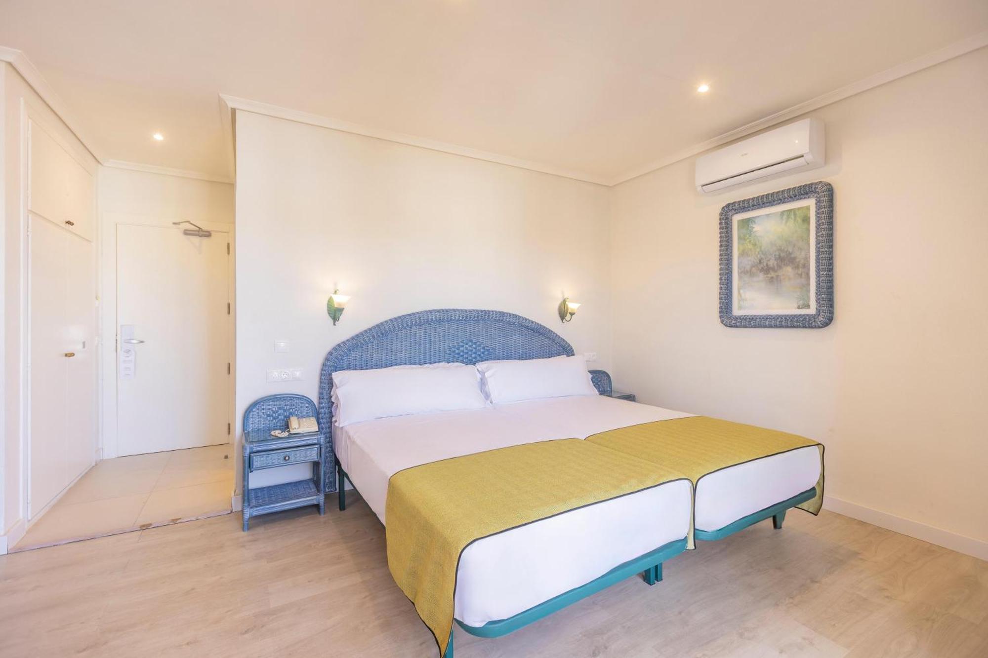 Double or Twin Room Terrace