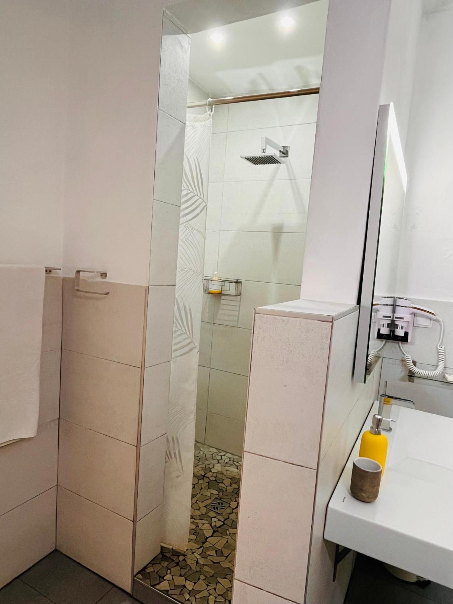 Double Room Private Bathroom