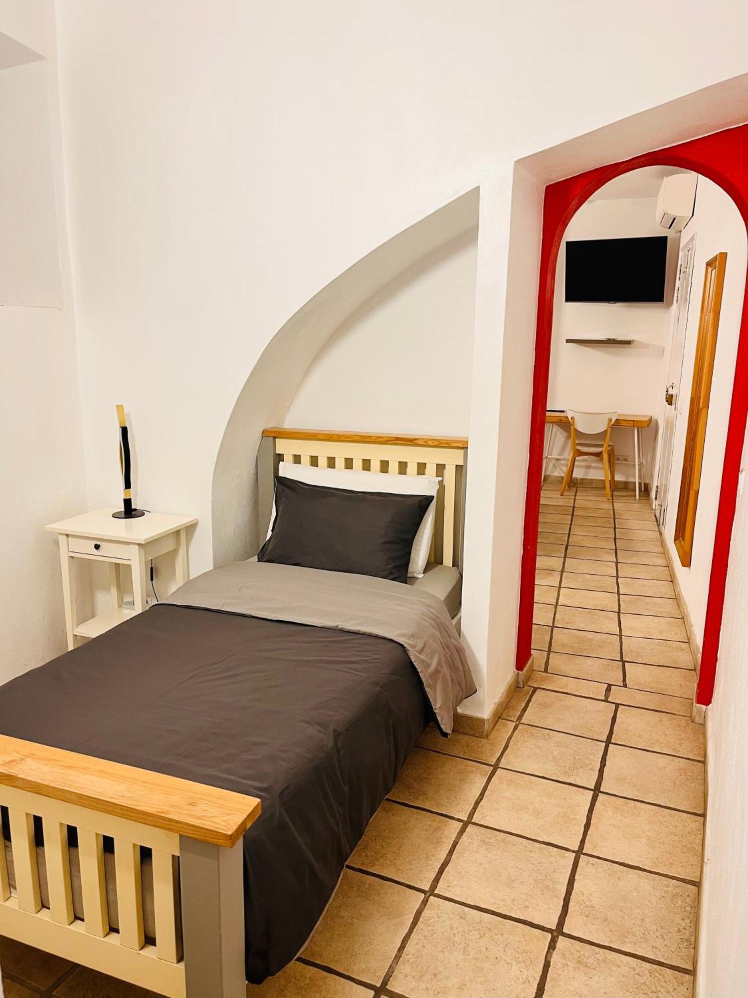 Double or Twin Room Private Bathroom