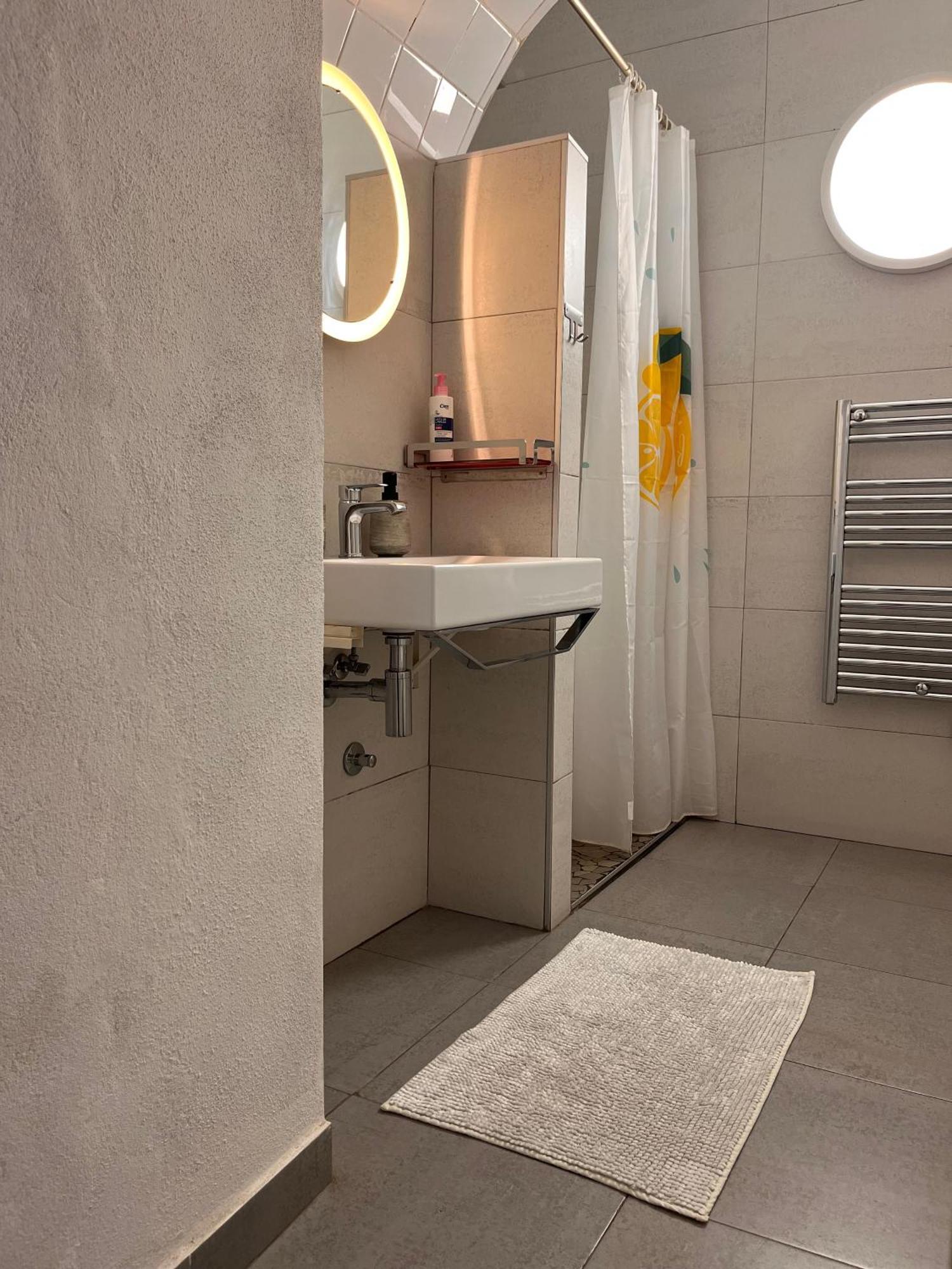 Double or Twin Room Private Bathroom