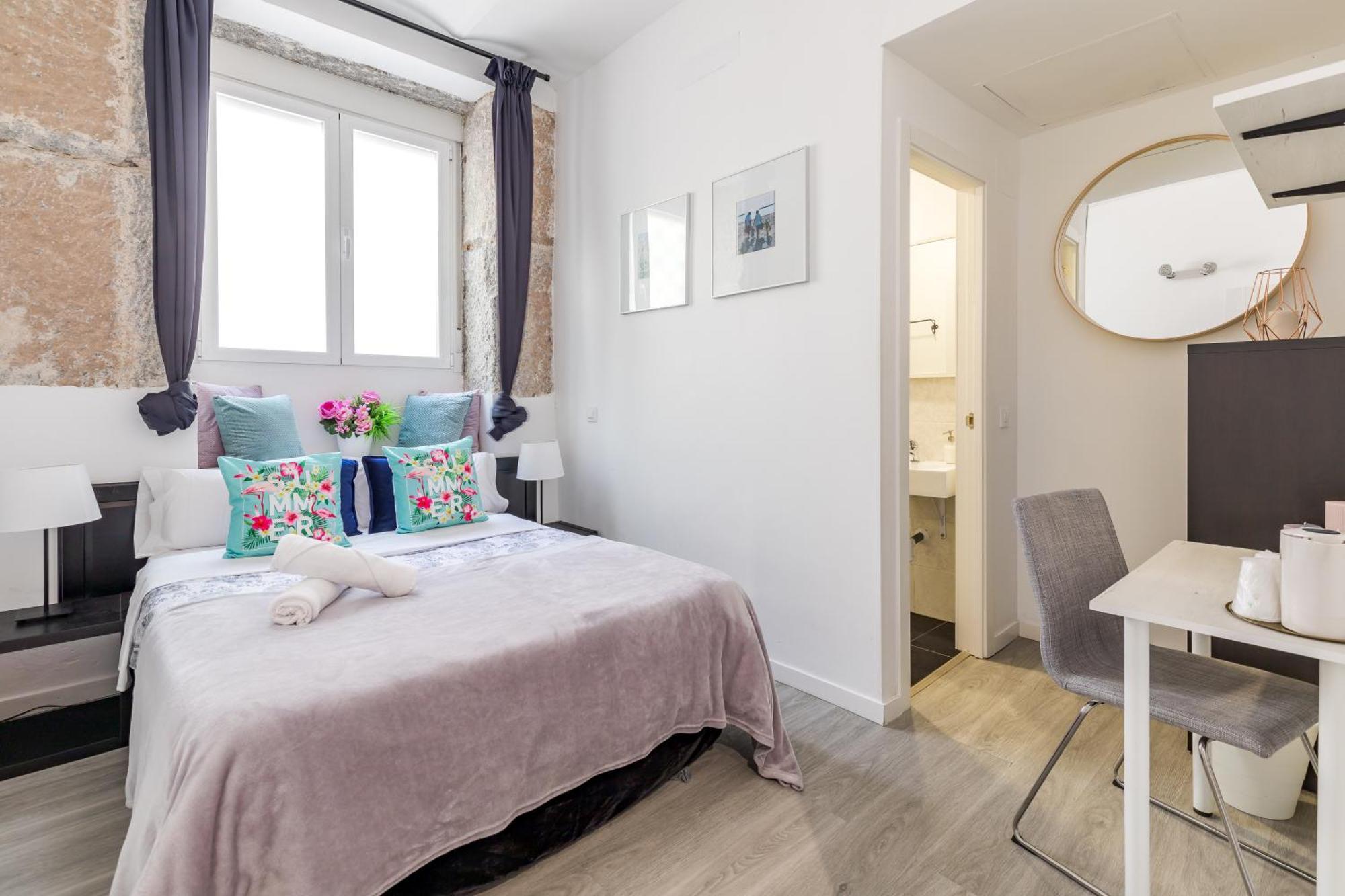 Superior Twin Room Private Bathroom