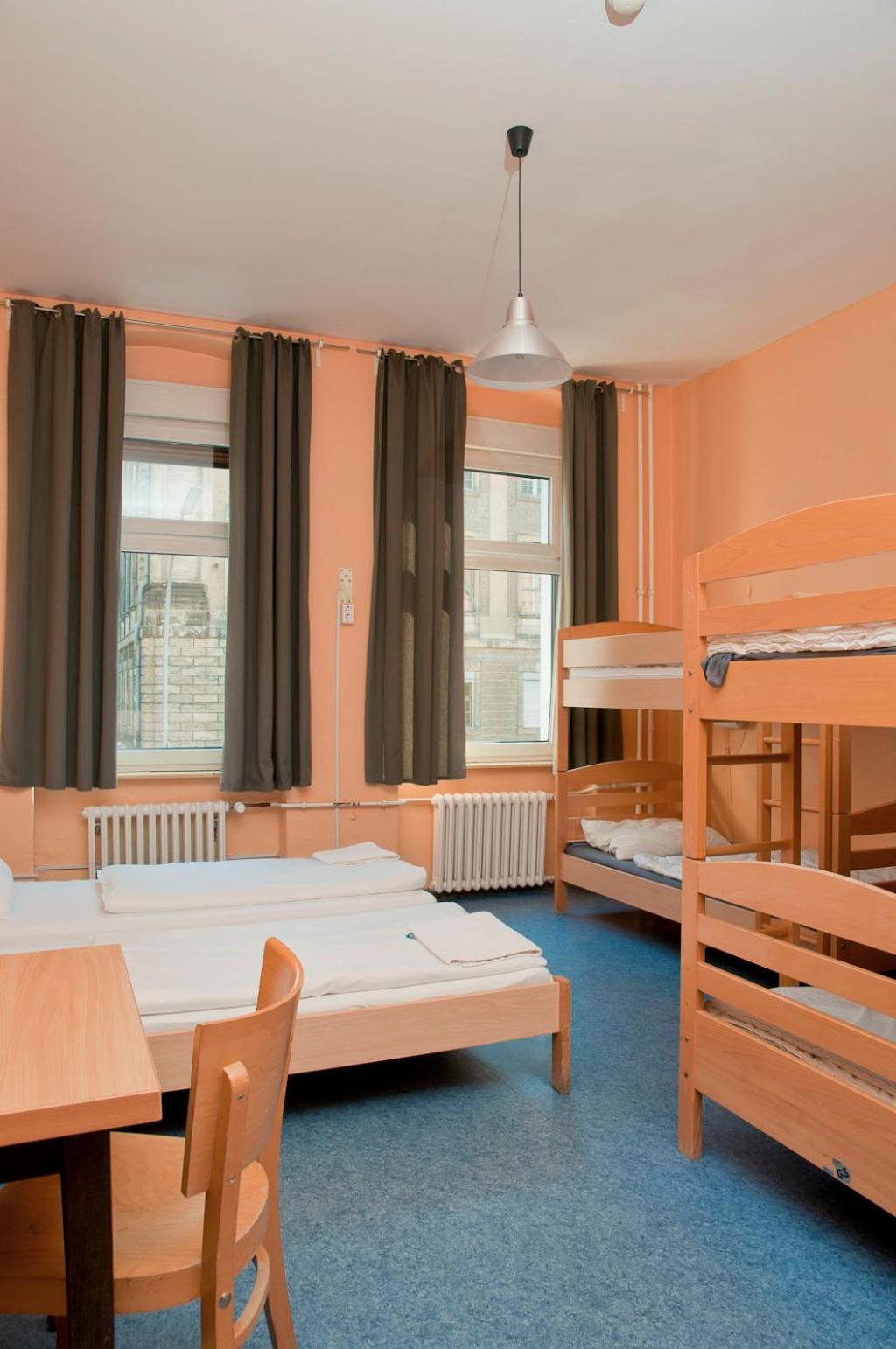 Bed 6-Bed Mixed Dormitory Room