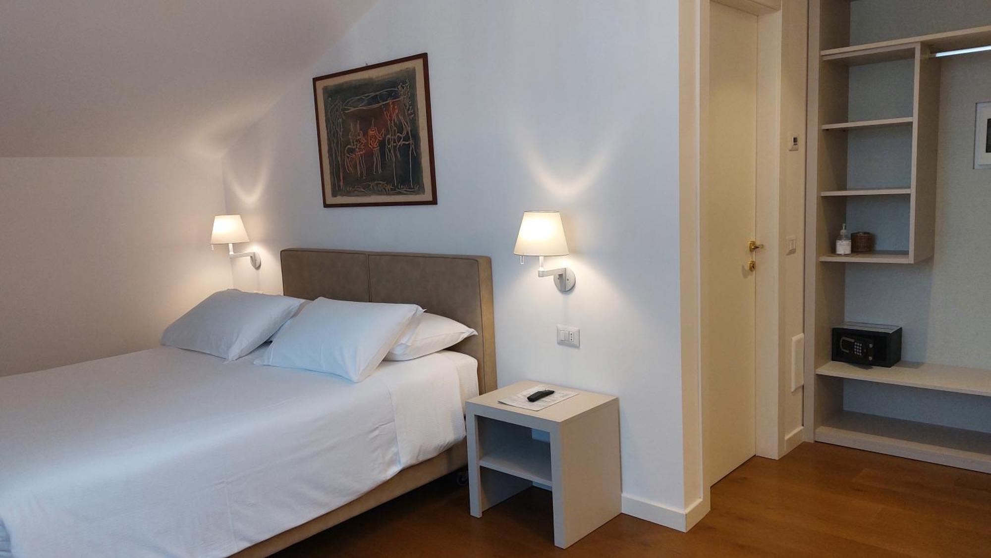 Double Room Private Bathroom
