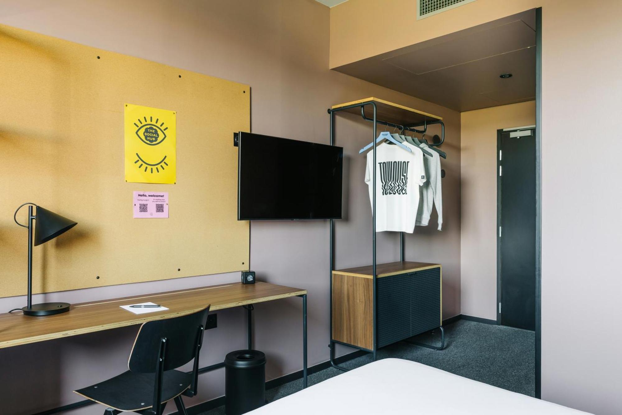 Standard Queen Room