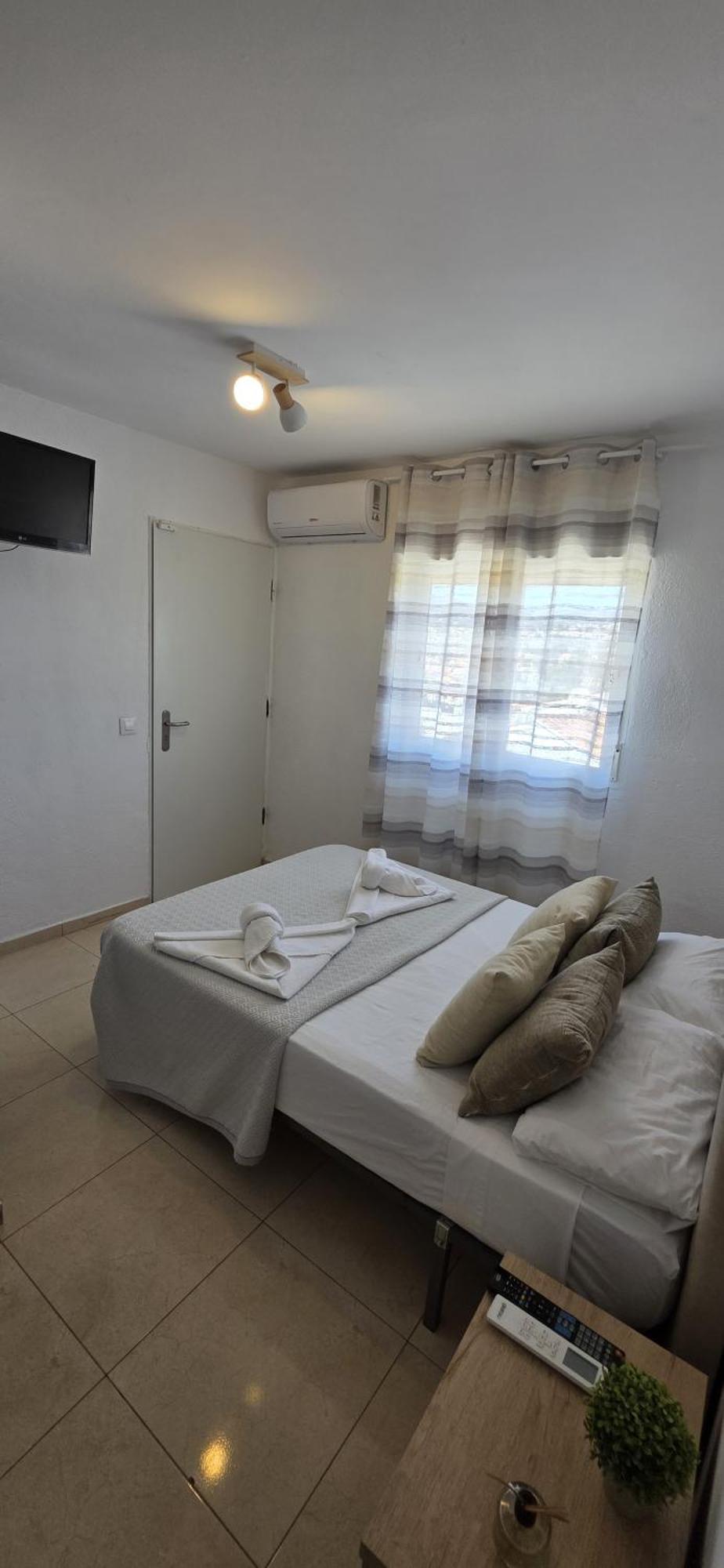 Double Room,1759130215:JPEG