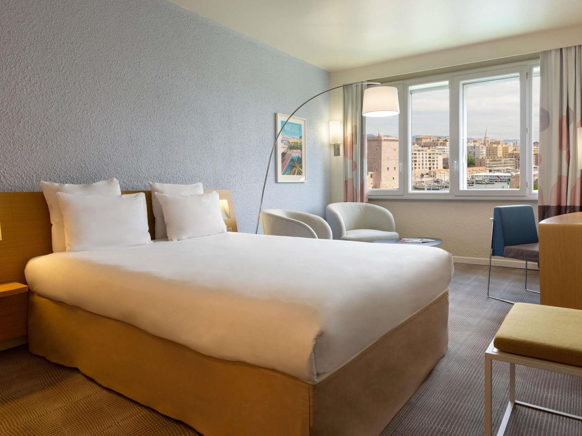 Deluxe Queen Room Harbour View