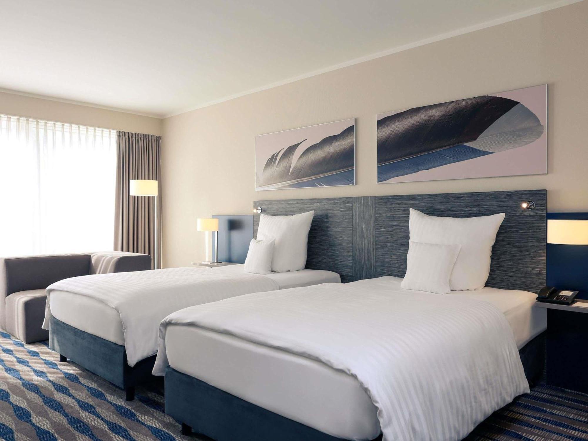 Deluxe Room Twin Beds