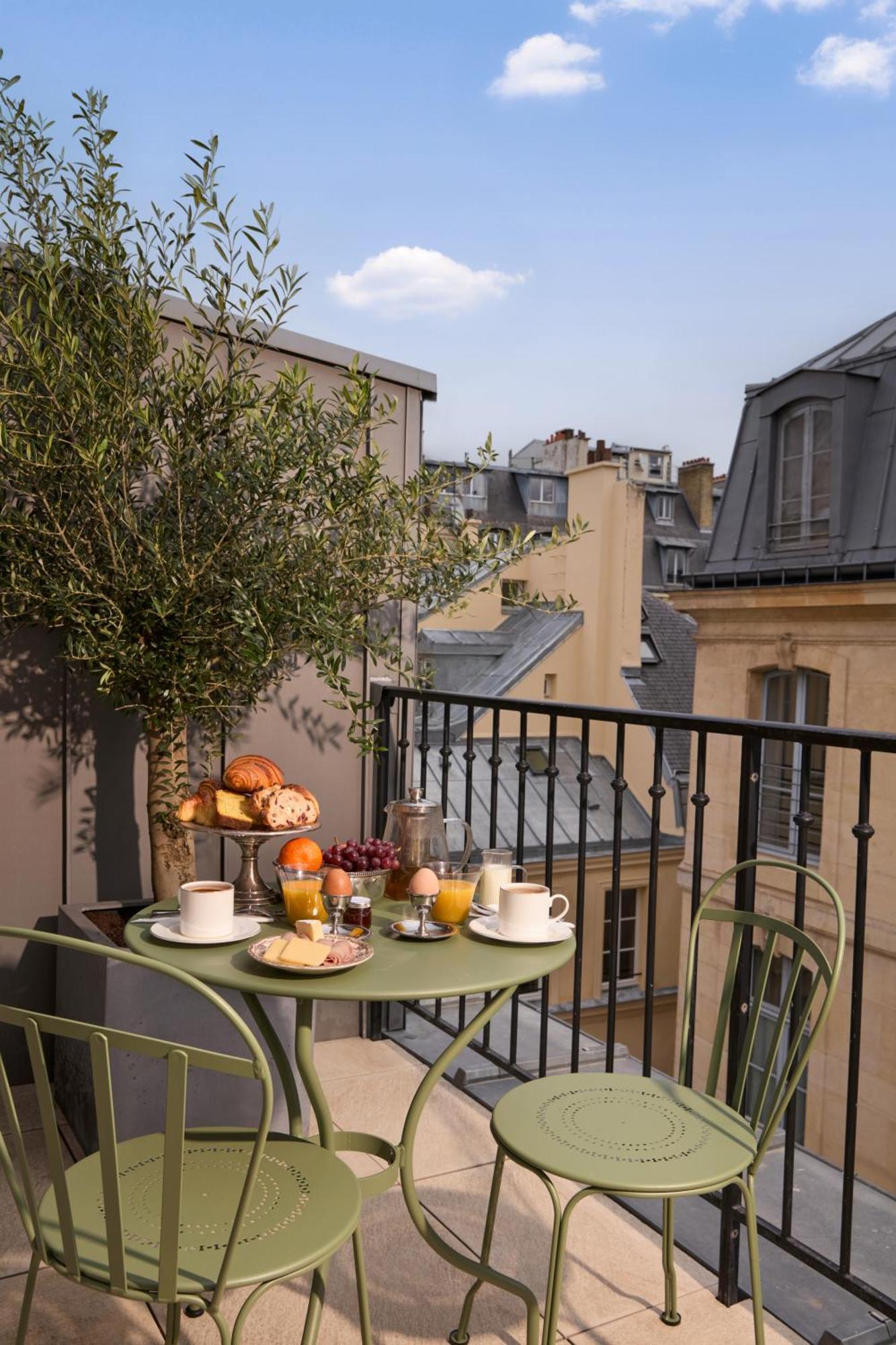 Balcony Room