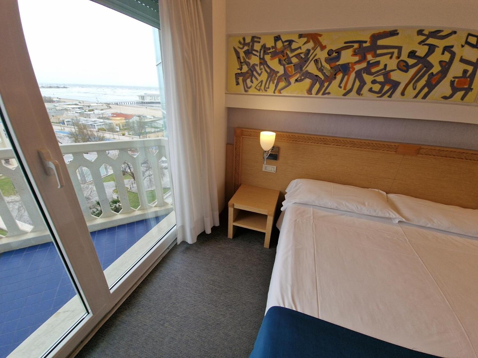 Double or Twin Room Side Sea View