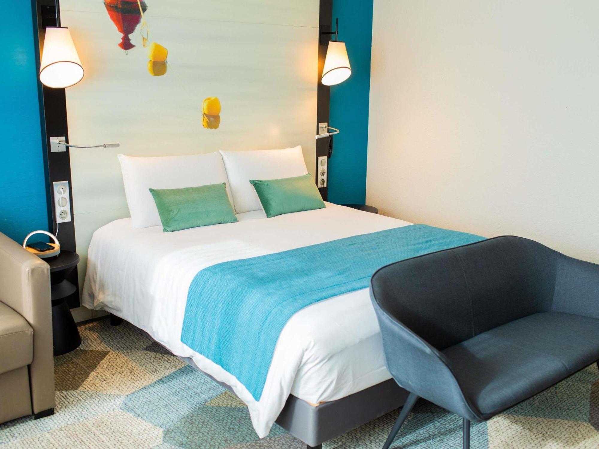 Junior Suite One Double Bed Sofa