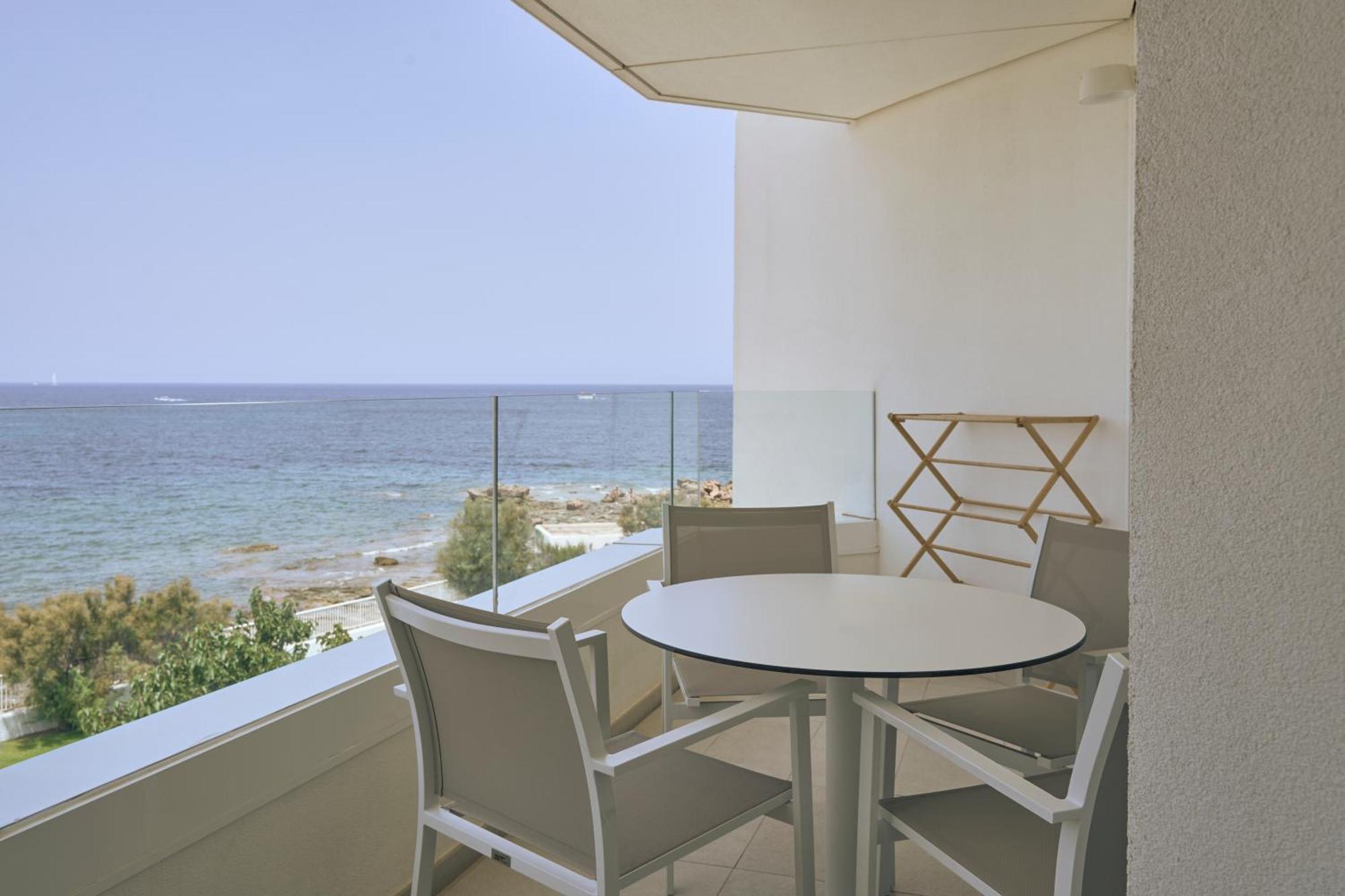 One-Bedroom Suite Panoramic Sea View