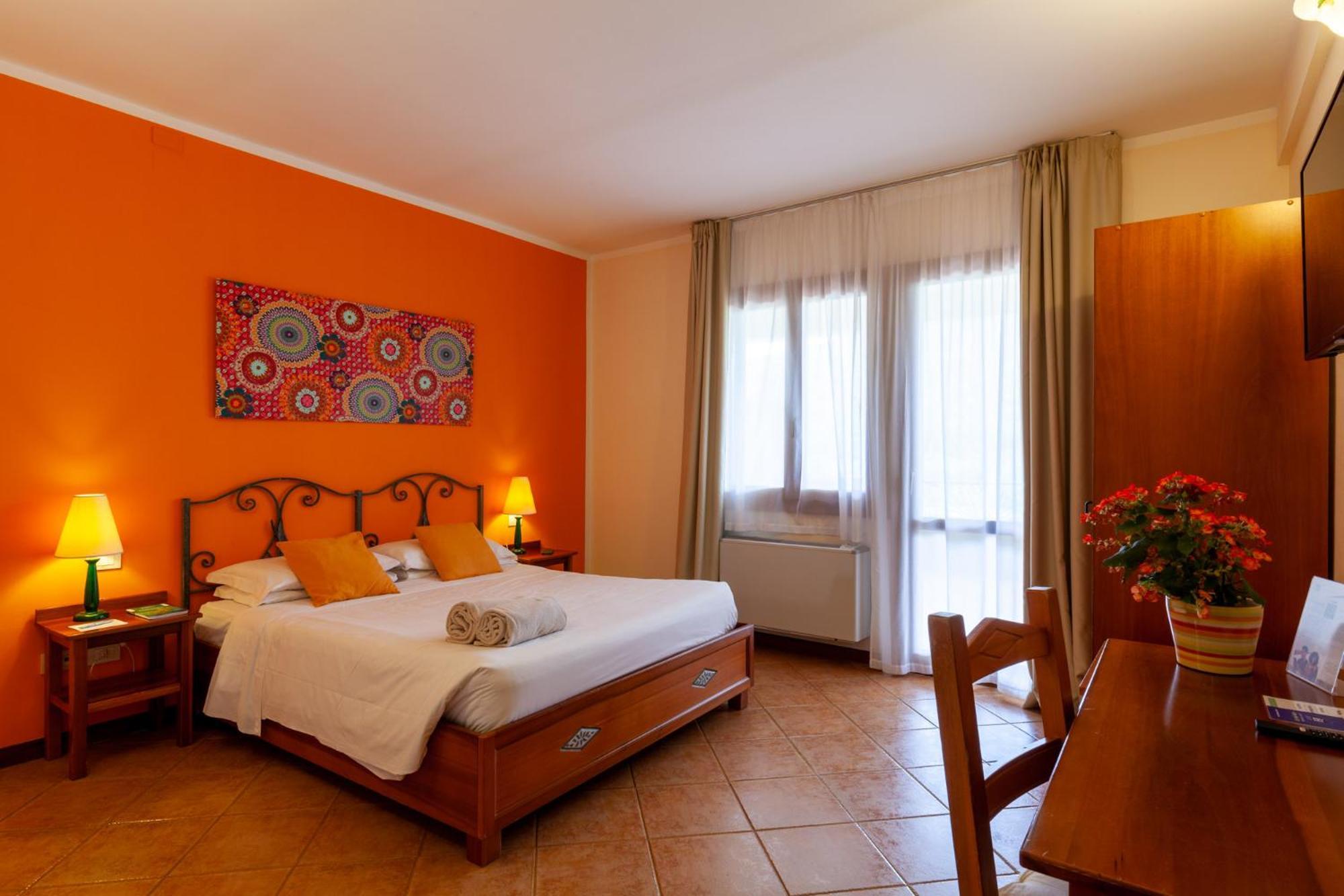 Double Room,1765187332:JPEG